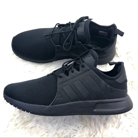 all black tennis shoes mens